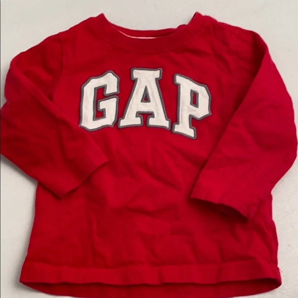 Gap red and white logo long sleeve crew neck t-shirt